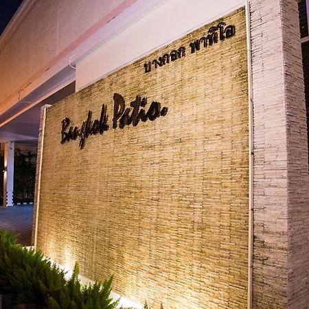 Patio Luxury Suites Bangkok Exterior photo