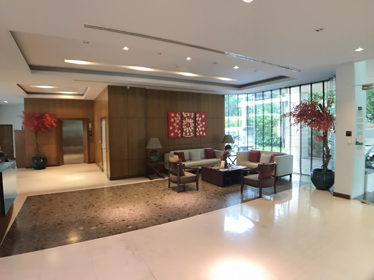 Patio Luxury Suites Bangkok Exterior photo