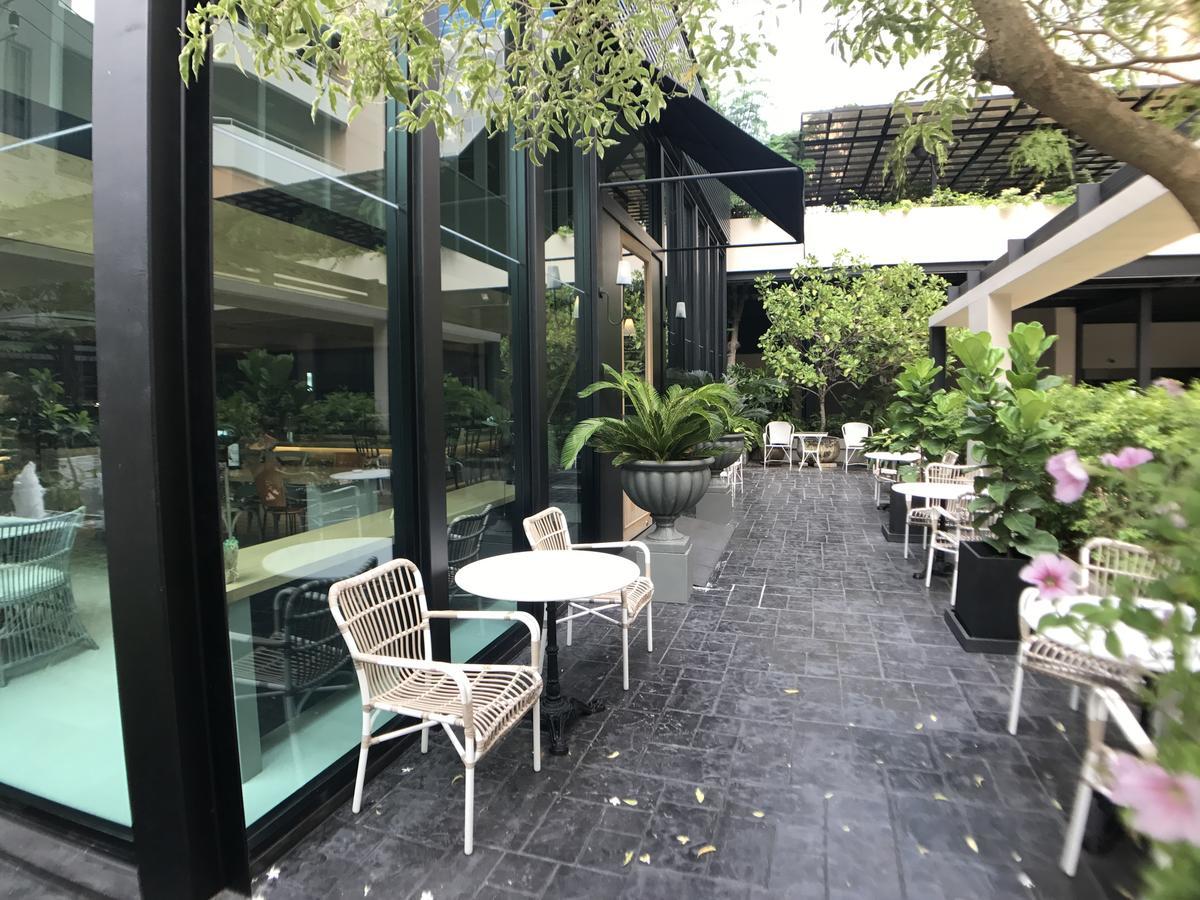 Patio Luxury Suites Bangkok Exterior photo