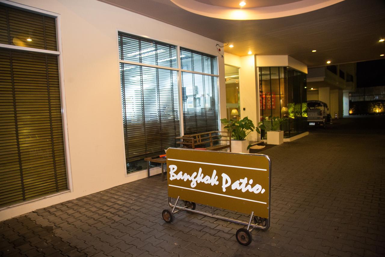 Patio Luxury Suites Bangkok Exterior photo