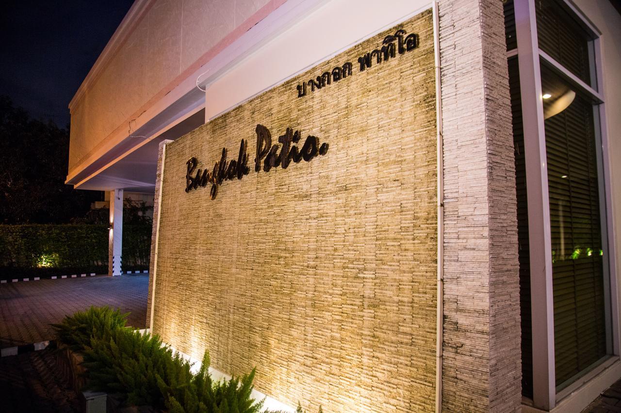 Patio Luxury Suites Bangkok Exterior photo