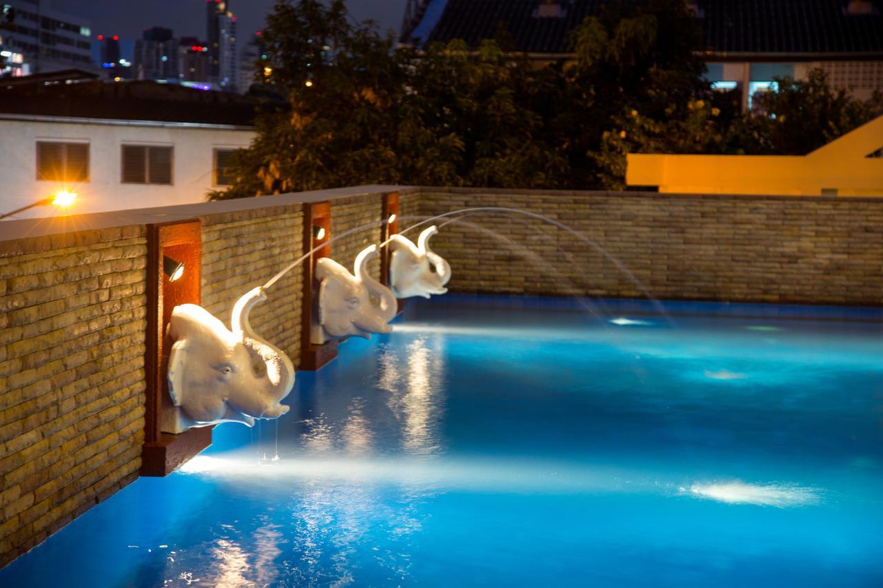 Patio Luxury Suites Bangkok Exterior photo
