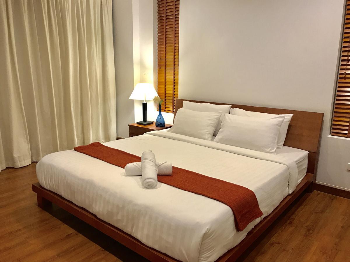 Patio Luxury Suites Bangkok Exterior photo