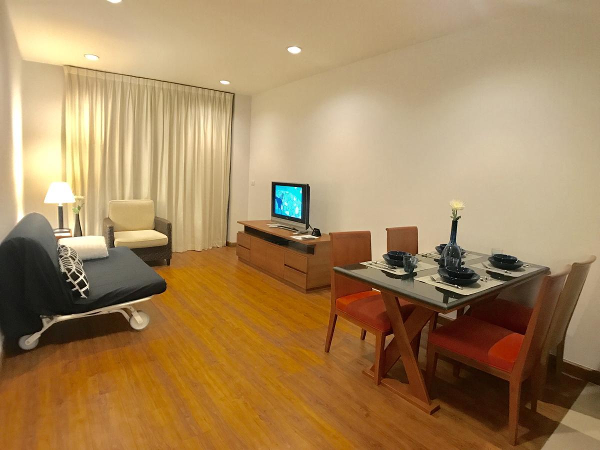 Patio Luxury Suites Bangkok Exterior photo