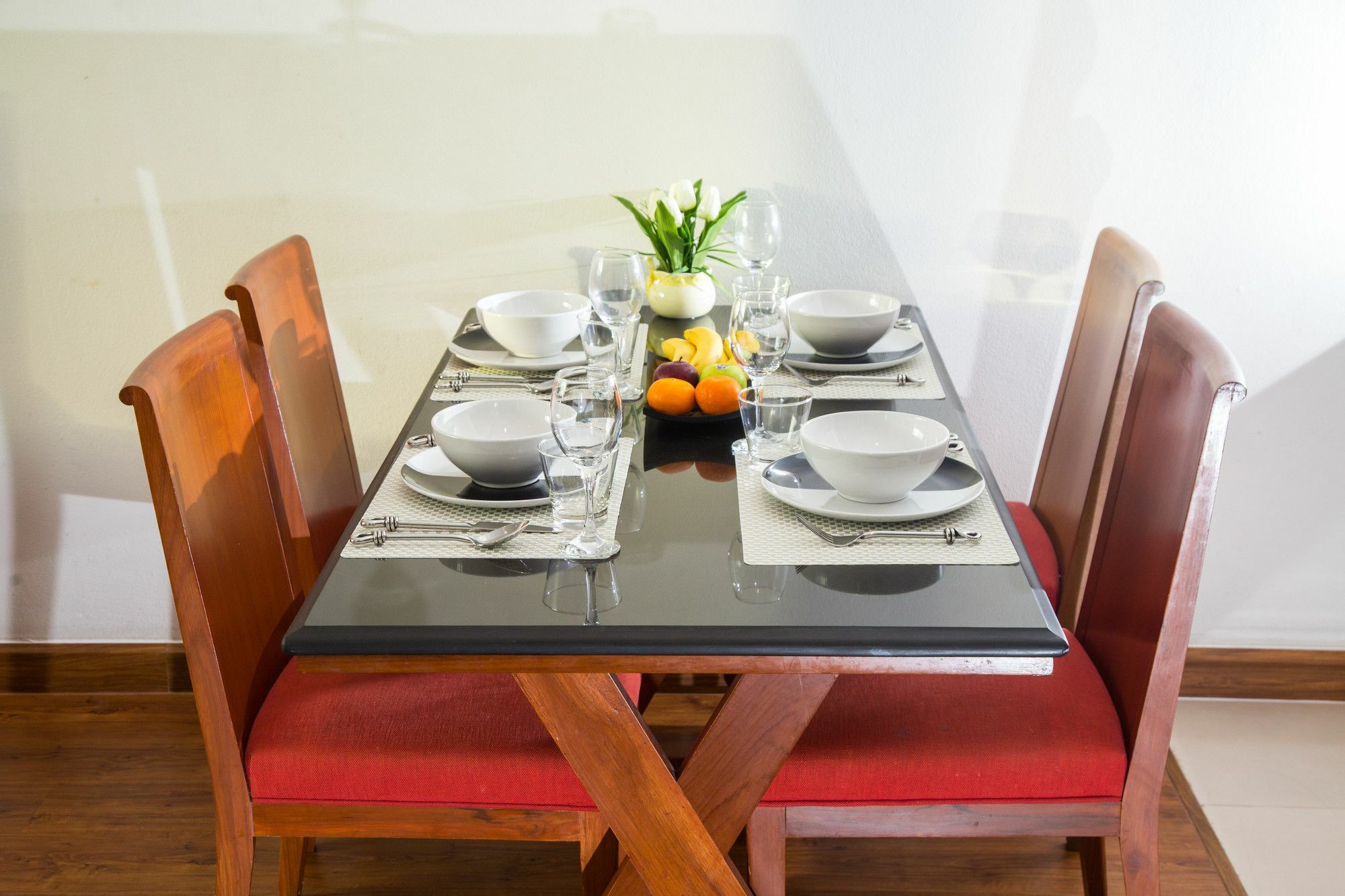 Patio Luxury Suites Bangkok Exterior photo