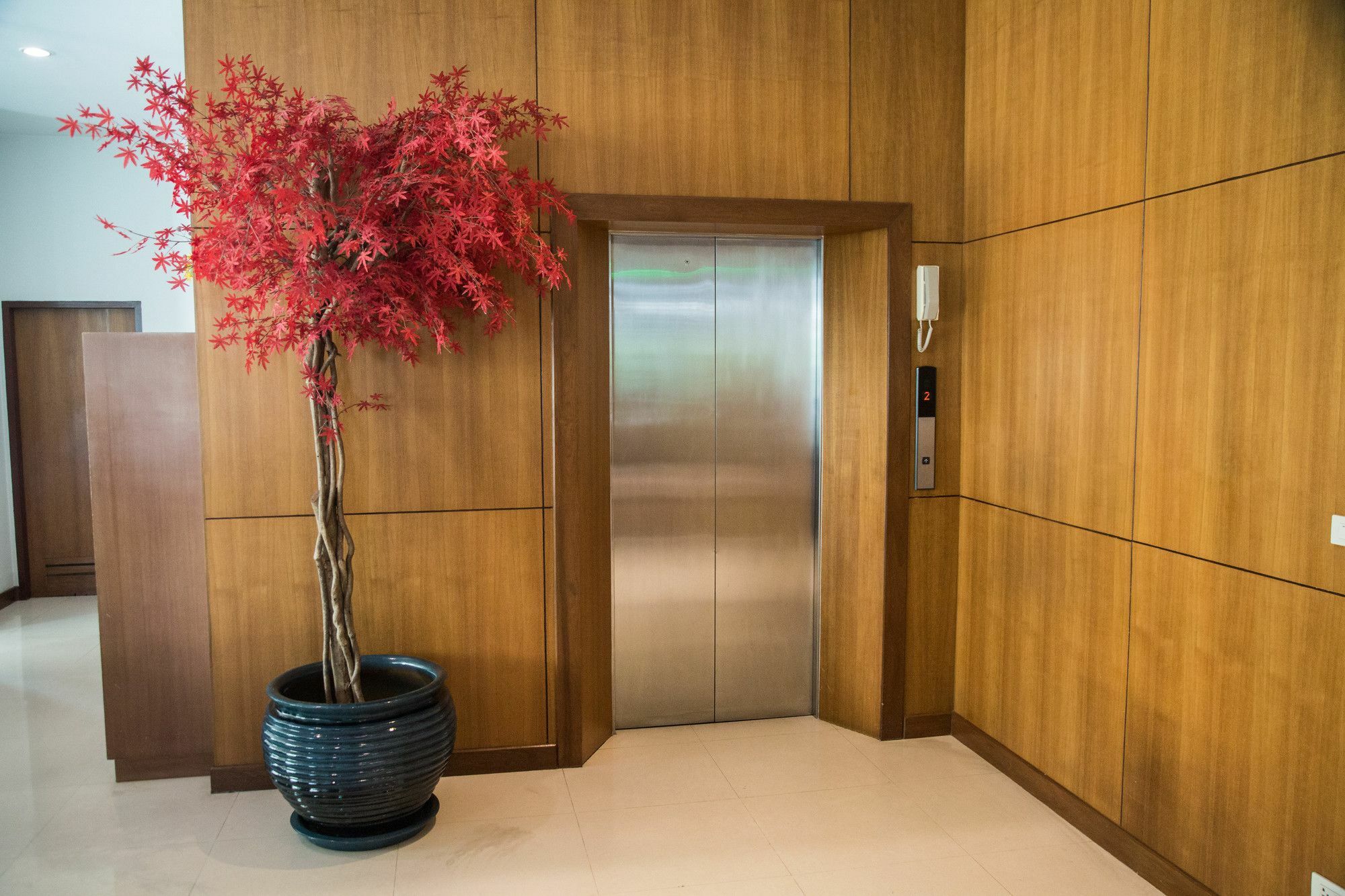 Patio Luxury Suites Bangkok Exterior photo